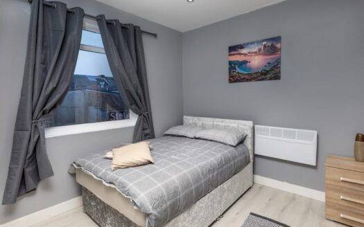 Stockton Apartment (Free Parking and Free WiFi)