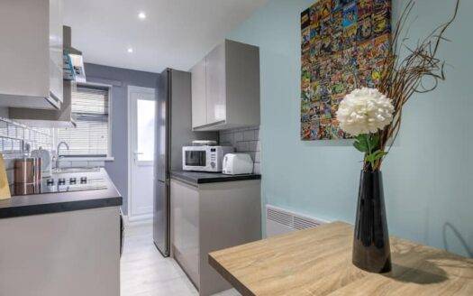 Town Centre Town House (Free Parking and WiFi)