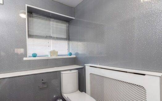 City Centre (WiFi, Smart TV, Free Parking)